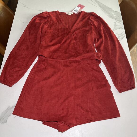 NEW Fashion on Earth Long Sleeve Wrap Top Romper Skort Lightweight Velvet Feel M - Picture 1 of 16